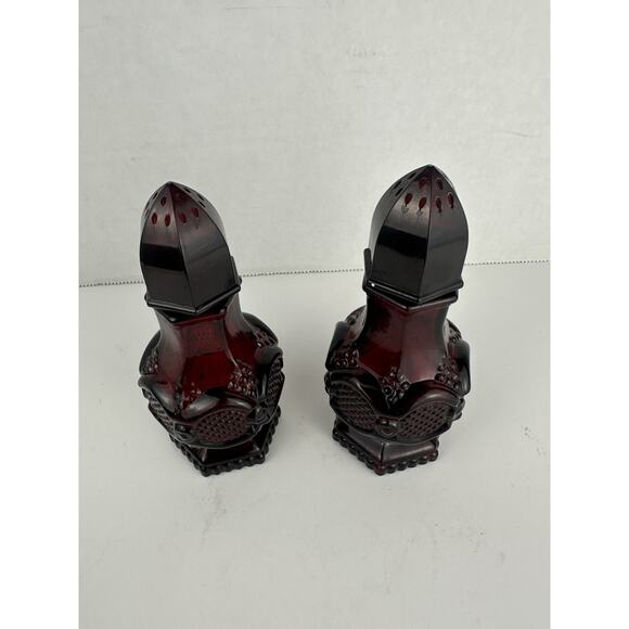Avon 1876 Cape Cod Ruby Red Collection Salt & Pepper Set VTG - Picture 2 of 5